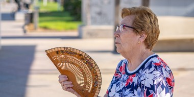 Afbeelding vrouw met waaier