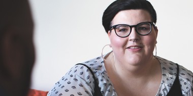 Mevrouw met overgewicht