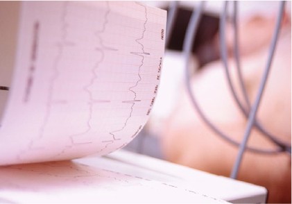 Er zitten nogal wat haken en ogen aan een ecg-screening bij patiënten met plotseling atypische klachten.